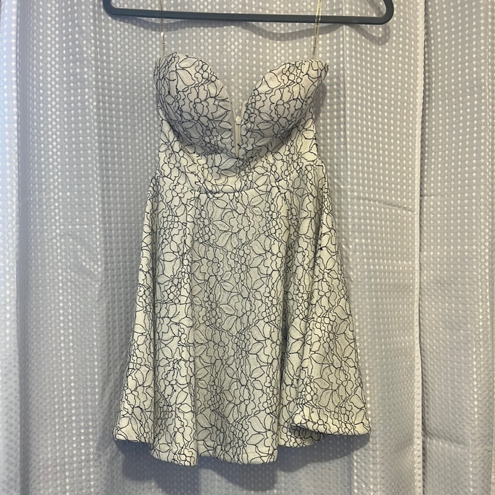 Strapless dress